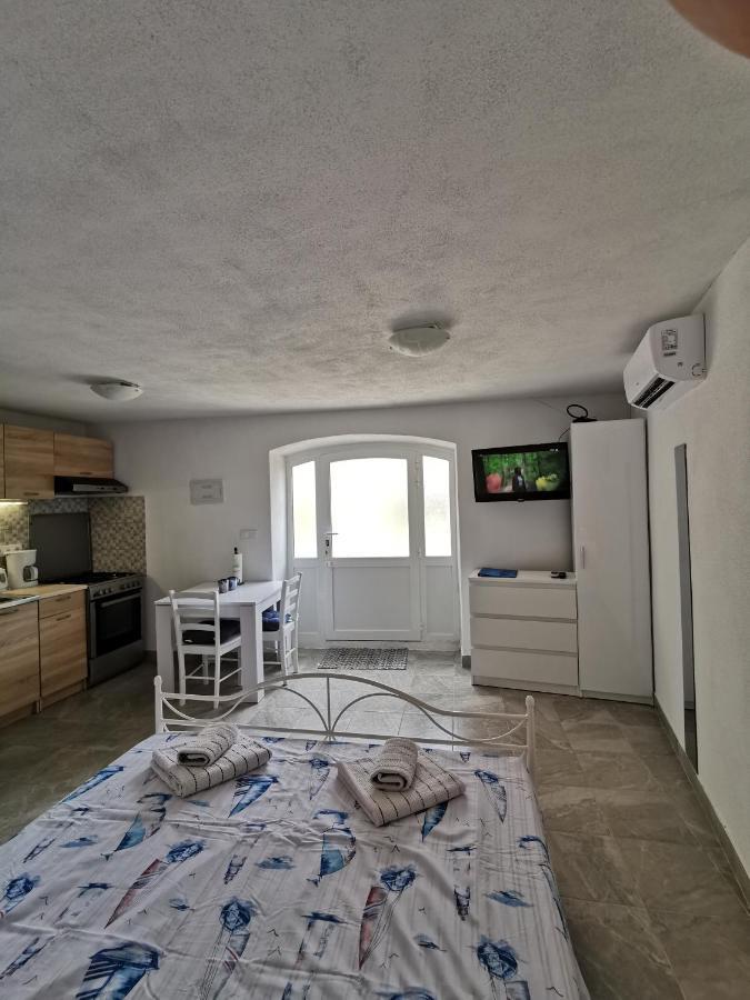 Studio Apartment Mileta Pitve المظهر الخارجي الصورة